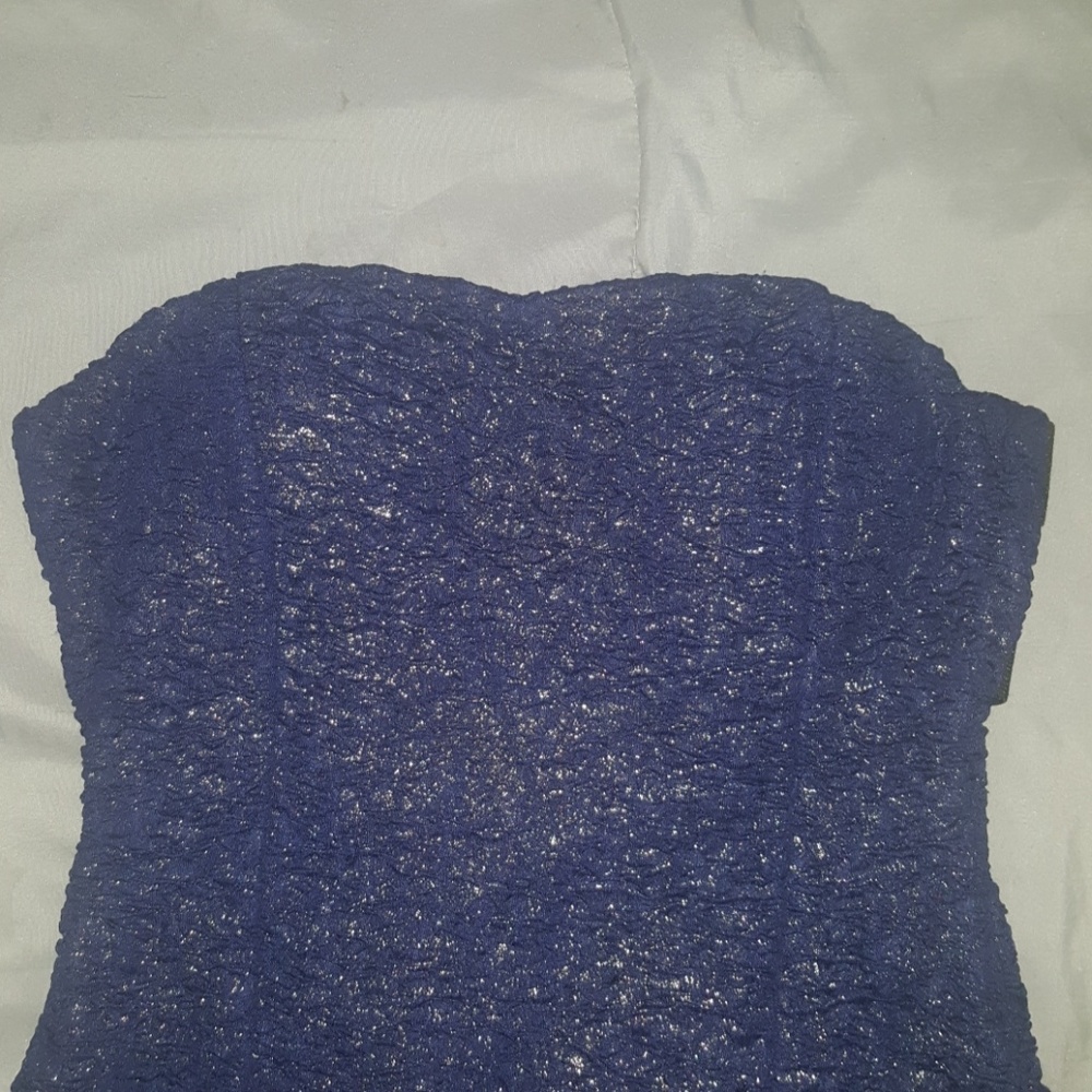 Dress - Picture 2 of 7